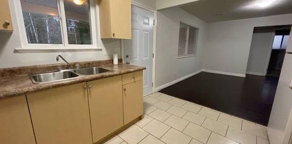 Utilties included - 2 bd suite for rent - Photo 2