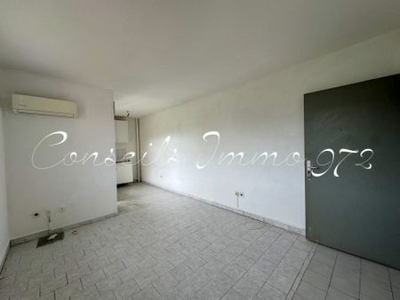 Studio à louer Fort-de-France (Chateaubœuf) 20 m2 Balcon - Photo 2