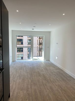 1 Bed Flat, Colmar House, TW8 - Photo 1