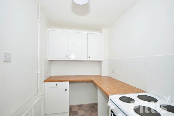 2 bedroom end of terrace house to rent - Photo 1