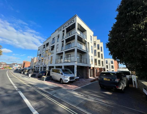 2 bedroom flat to rent - Photo 1