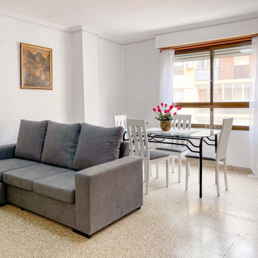 Central flat for rent in Requena - Photo 1