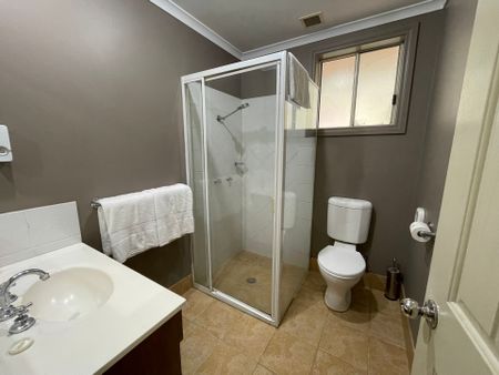 Fully Furnished One Bedroom Loft - Photo 4