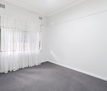 3 Bedroom House with two toilets - Photo 2