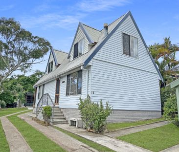 CHARMING 3 BEDROOM COTTAGE - Photo 4