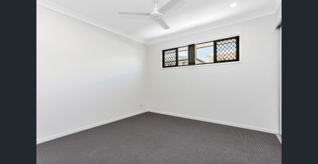 Stunning Three Bedroom Townhome - $600 per week to increase to $630 from 21/05/2026 - Photo 2