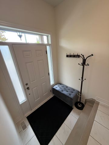 For Lease - 8 Church Street, Vaughan, Ontario - Photo 2