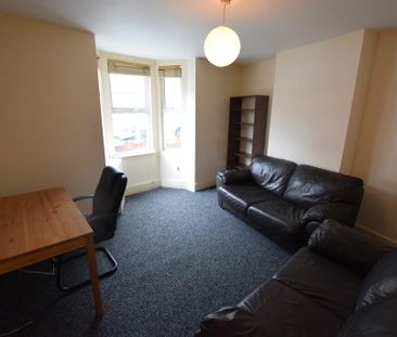 3 bedroom semi-detached house to rent - Photo 5