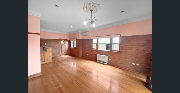 PRACTICAL 1 BEDROOM MORWELL - Photo 1