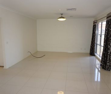 Spacious Family Living in the Heart of Williams Landing! - Photo 2