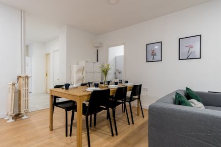 Large room in calle Martin de los Heros - Photo 5