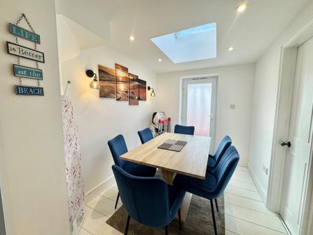 4 bedroom terraced house to rent - Photo 2