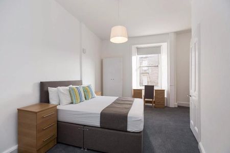 3 bedroom flat to rent - Photo 5