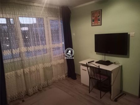 Apartament 2 camere de inchiriat, semidecomandat, etaj intermediar - Podu Ros - Fotografie 2