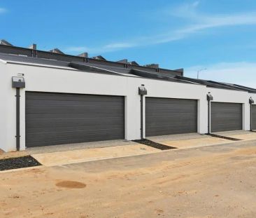 BRAND NEW TOWNHOUSE - Photo 3