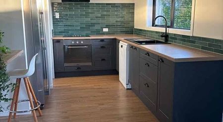 Charming 3BR Home in Torbay w/ Garden - Photo 2