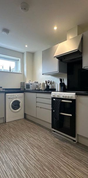 Madrid Road, Guildford Madrid Road, Guildford - Photo 2