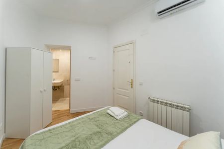 Calle Isabel La Católica, Madrid, Community of Madrid 28013 - Photo 3