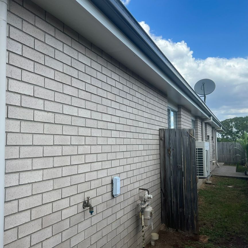 2/34 Taragon, GLENVALE - Photo 1