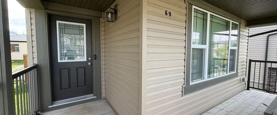 Premium Rental Opportunity – Hillcrest Avenue SW, Airdrie — 3 Bedrooms House - Photo 1