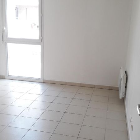 location Appartement T2 DE 43.77m² À CORBEIL ESSONNES - Photo 3