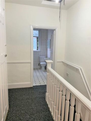 4 bedroom semi-detached house to rent - Photo 5