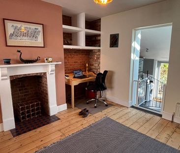 3 bedroom terraced house to rent - Photo 4