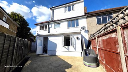 5 bedroom semi-detached house to rent - Photo 2
