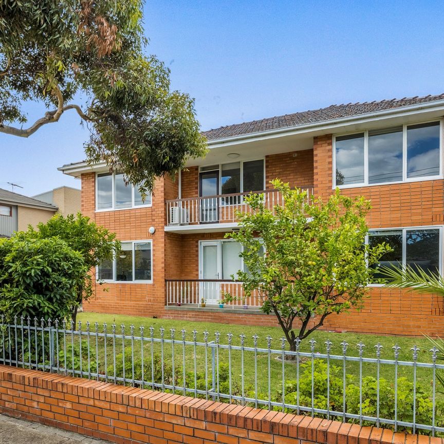 2/10 Elm Grove, Mckinnon - Photo 1