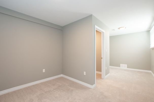 Bright & Spacious Lower Unit for Rent in St Catharines! - Photo 1