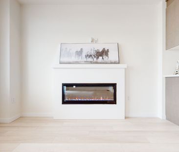 For Lease - 10 Seacoasts Circle, Vaughan, Ontario - Photo 2