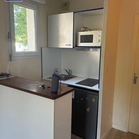 Location Appartement 1 pièce 24m² POITIERS 86000 - Photo 3