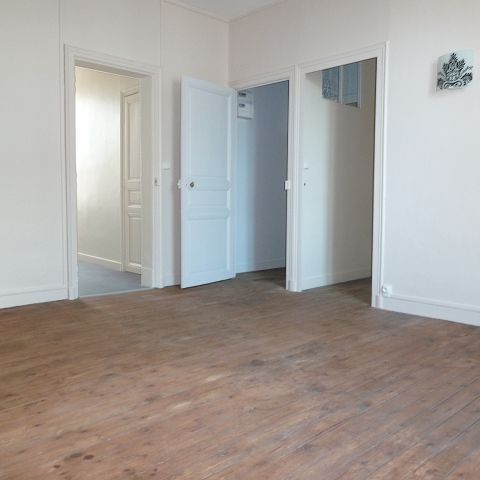 Angers proche Gare et Tram - A louer à Angers rue ... - Photo 1