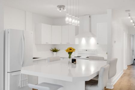 For Lease - 2495A Queen Street, Toronto, Ontario - Photo 2