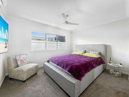 "Modern Living Awaits: Explore Your Dream Rental at 56/13 Angela Way, Pimpama!" - Photo 4