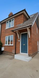 6 bedroom terraced house to rent - Photo 4