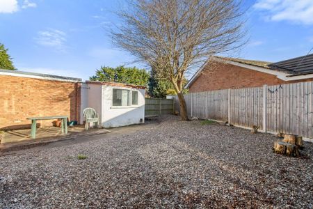 6 bedroom semi-detached house to rent - Photo 4