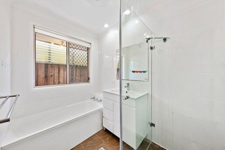 32 Catalpa Grove, Menai NSW 2234 - House For Rent | Domain - Photo 5