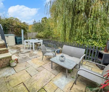 5 bedroom House To Let - Photo 2