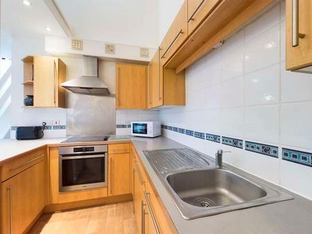 Ellerslie Court, Upper Park Road, Manchester, M14 - Photo 3