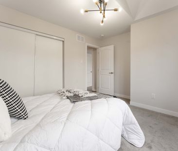 For Lease - 3040 Travertine Way, Barrhaven, Ontario - Photo 3