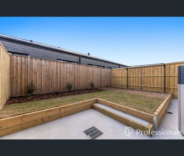 1 Ivanhoe Avenue, Fraser Rise, Vic 3336 - Photo 1