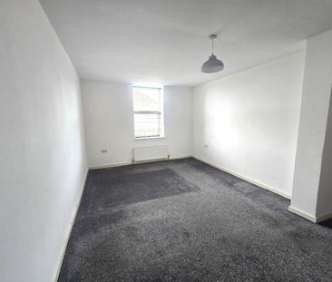 2 bed Apartment - To Let - Photo 2
