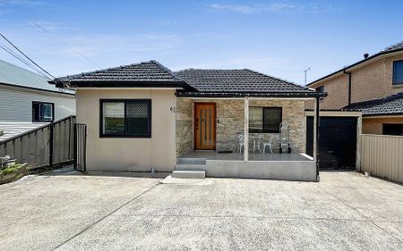 Modern 3 Bedroom Home - Photo 5