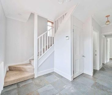 The Lodge, Manor House Court, Church Road, Shepperton, TW17 - Photo 1