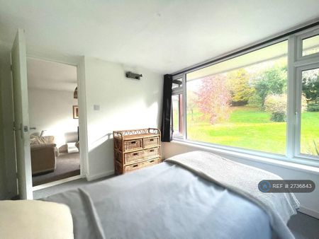 3 bedroom flat to rent - Photo 2