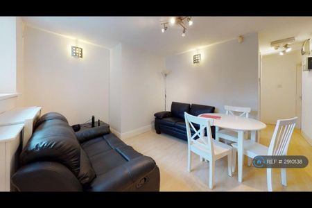 3 bedroom flat to rent - Photo 2