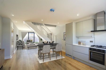 Canalside Mews, Woking - 4 bedrooms Property for lettings - Seymours - Photo 3