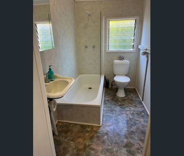 CONVENIENCE PLUS IN A CHARMING QUEENSLANDER UNIT - Photo 3