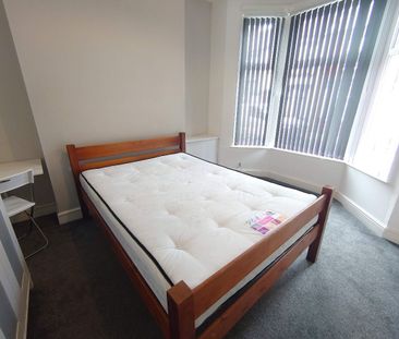 Halsbury Road, Kensington. - Photo 5